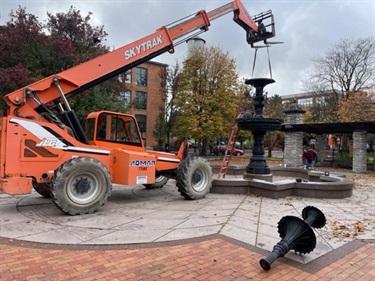 Dismantling of Franklin Square Fountain